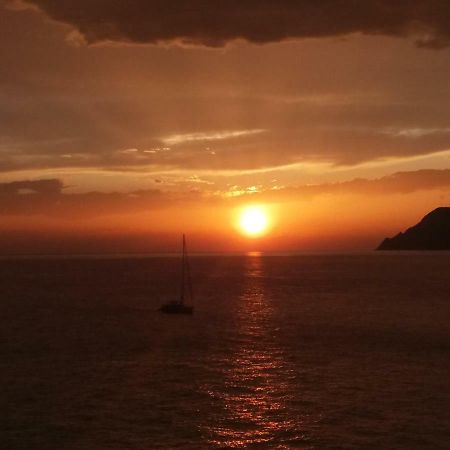 Ca'La Luna - In Centro Con Terrazza Daire Riomaggiore Dış mekan fotoğraf